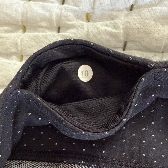 lululemon athletica Black Athletic Shorts - Picture 3 of 3